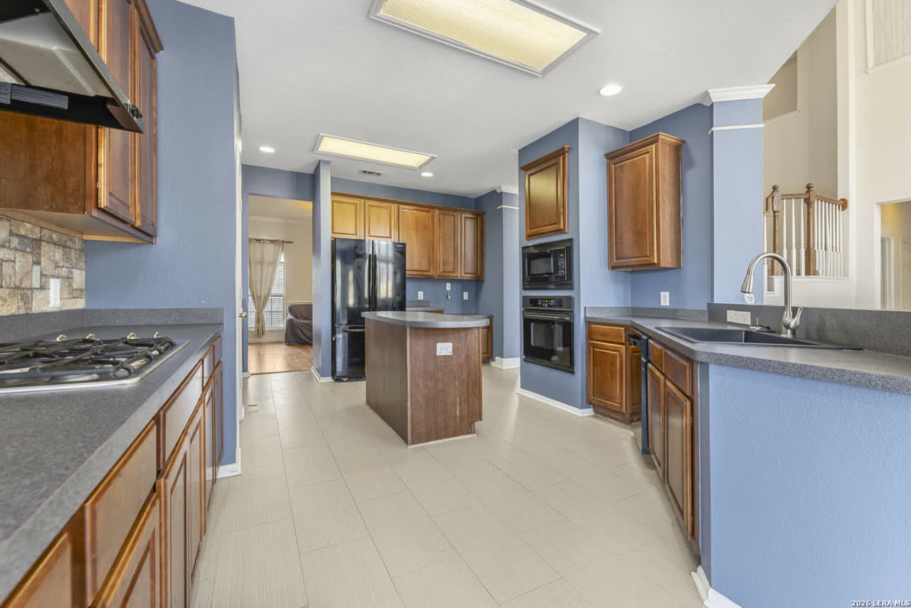 10515 Wind Walker, Helotes photo 9 of 14