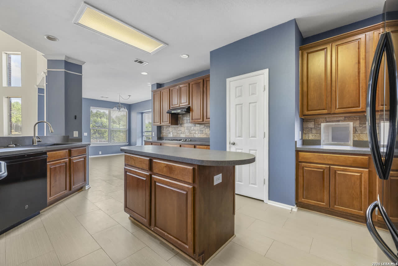 10515 Wind Walker, Helotes photo 12 of 14