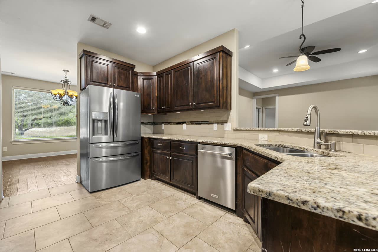 1126 Ensenada Dr, Canyon Lake photo 3 of 14