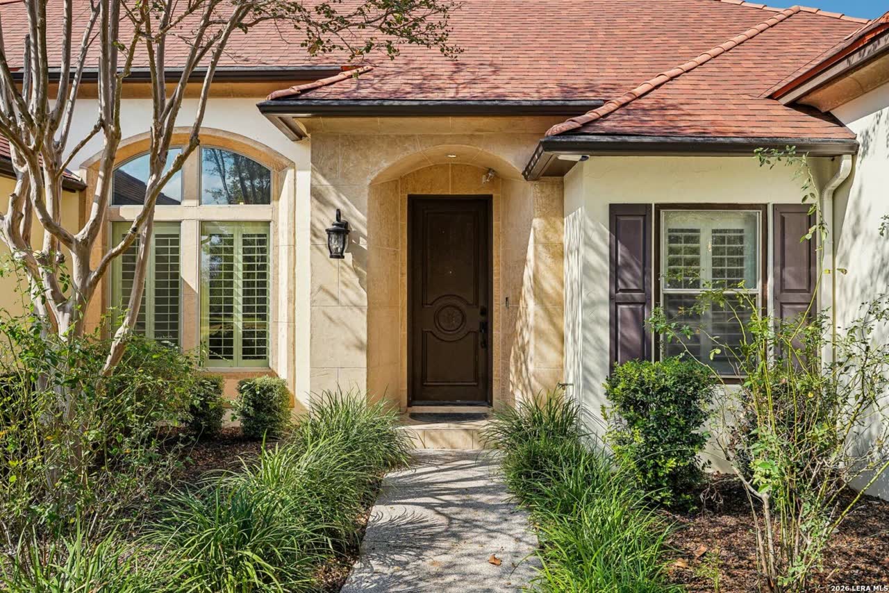 116 Las Brisas Blvd, Seguin photo 4 of 14