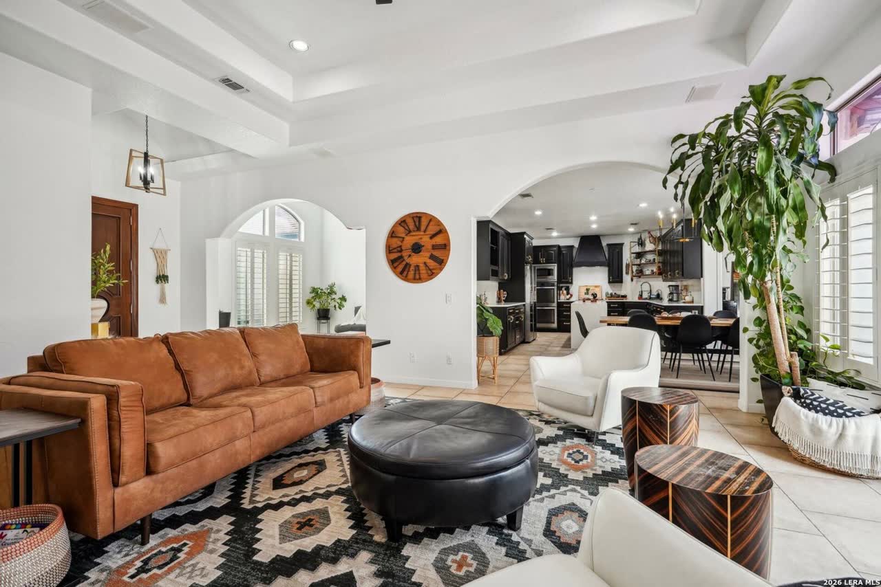 116 Las Brisas Blvd, Seguin photo 7 of 14