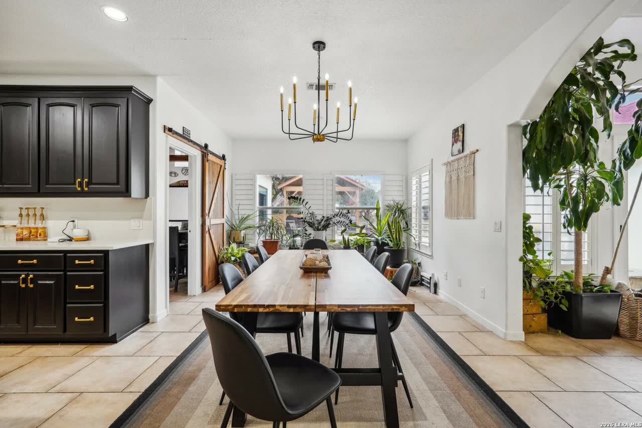 116 Las Brisas Blvd, Seguin photo 13 of 14