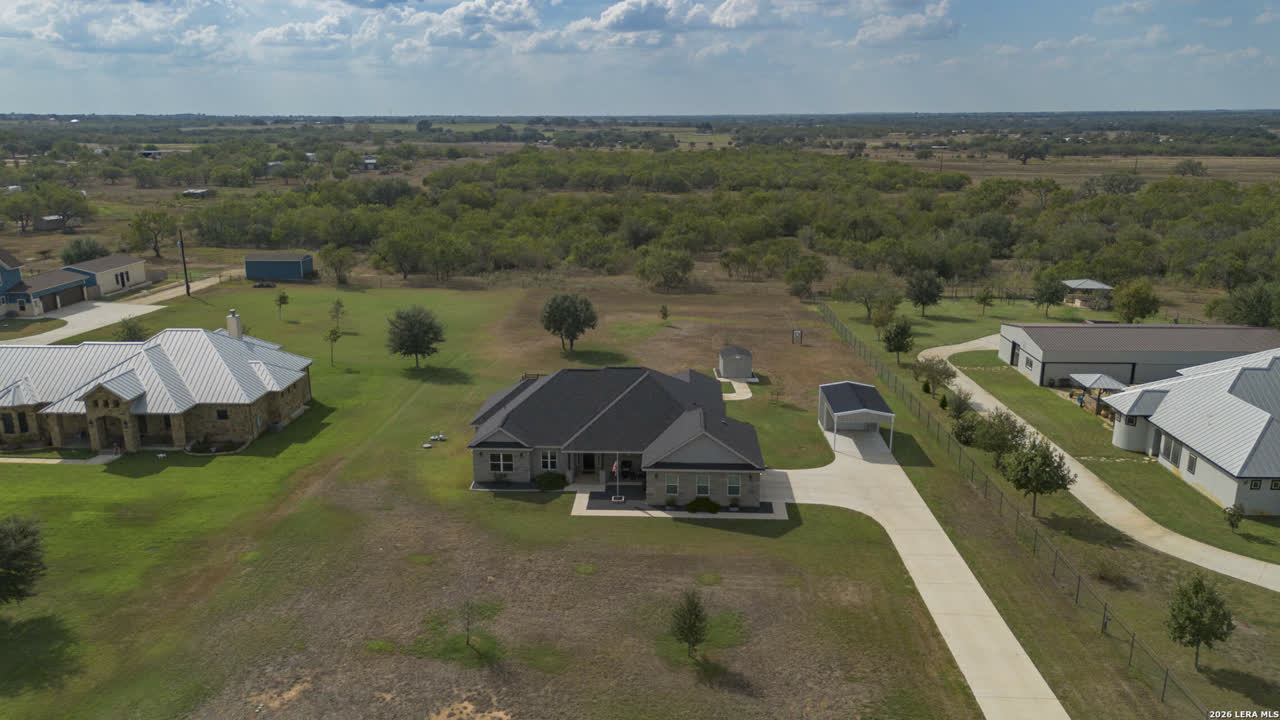 2741 County Road 357, La Vernia photo 2 of 14