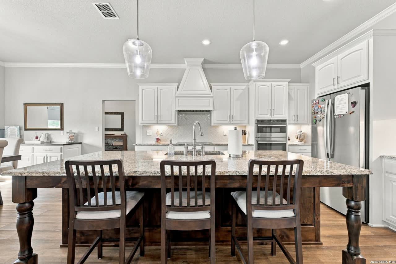 2741 County Road 357, La Vernia photo 9 of 14