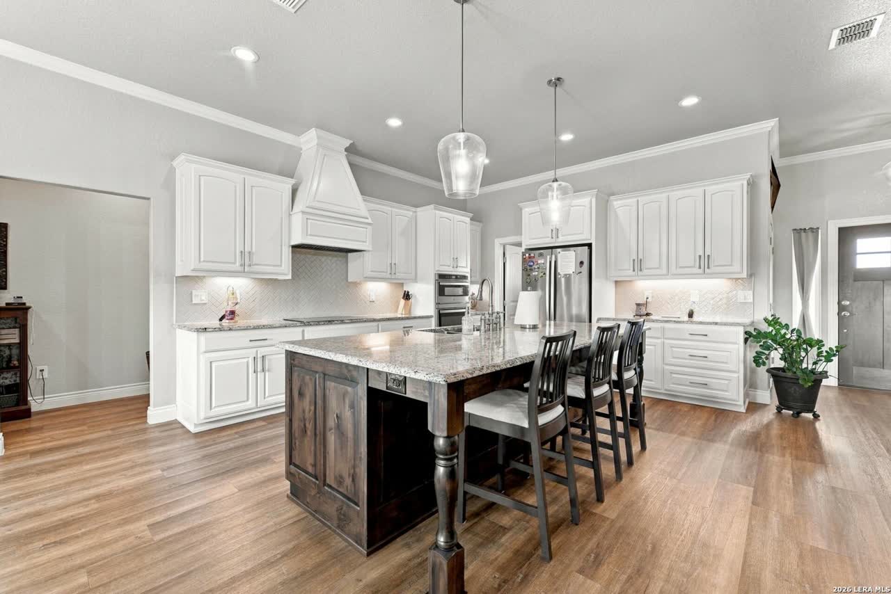 2741 County Road 357, La Vernia photo 10 of 14
